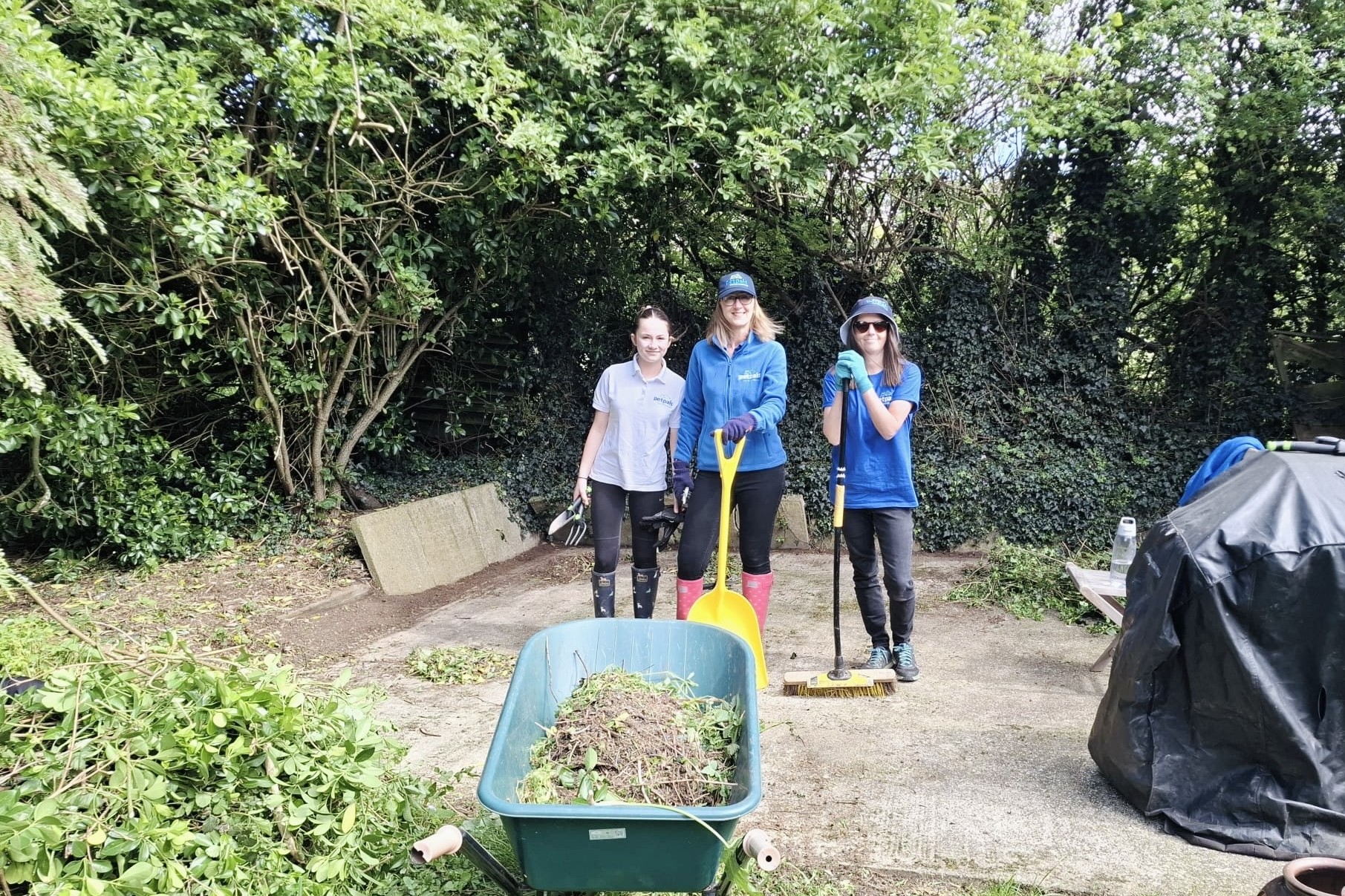 Petpals UK team volunteering at The Three Bees Project